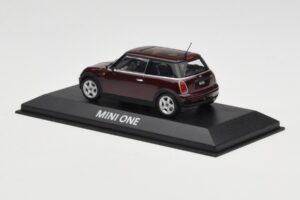 Mini One R50 Mørkerød Med Sort Tag Minichamps 1:43 MINI008 Metal — billede 3 af 5