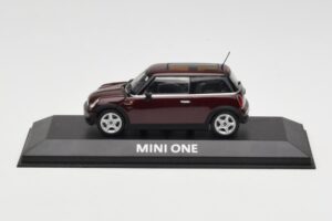 Mini One R50 Mørkerød Med Sort Tag Minichamps 1:43 MINI008 Metal