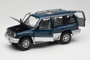 Mitsubishi Pajero V20 LWB Blå & Sølv Sun Star 1:18 1212 Metal — billede 2 af 8