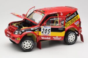 Mitsubishi Pajero Rallye Raid #205 Paris-Dakar Rally 2001 Solido 1:18 9022 Metal — billede 2 af 8