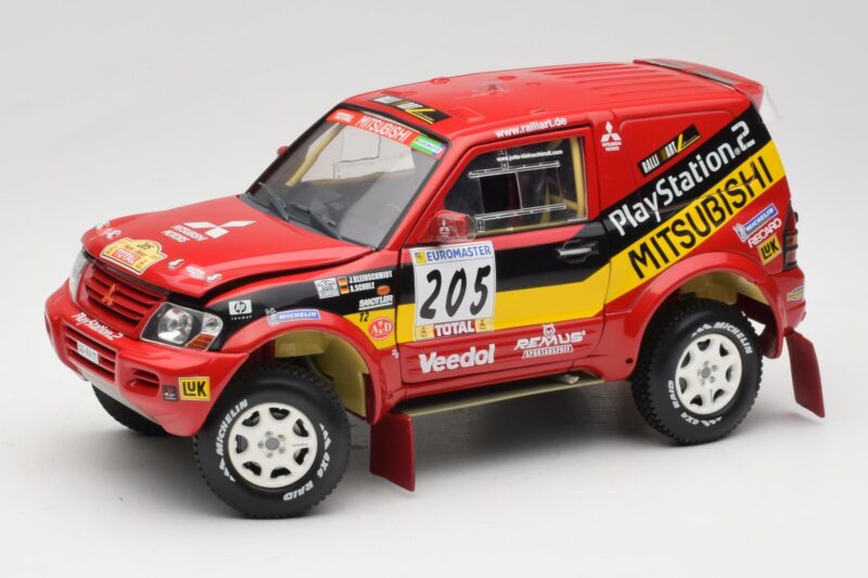 Mitsubishi Pajero Rallye Raid #205 Paris-Dakar Rally 2001 Solido 1:18 9022 Metal
