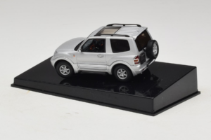 Mitsubishi Pajero SWB Sølv AUTOart 1:43 57113 Metal — billede 3 af 4