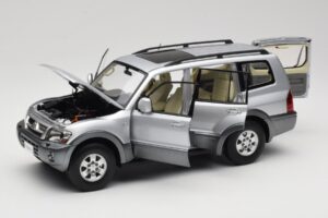 Mitsubishi Pajero V73 Blå YC Model 1:18 241218040102010209 Metal — billede 2 af 8