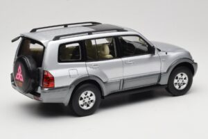 Mitsubishi Pajero V73 Blå YC Model 1:18 241218040102010209 Metal — billede 3 af 8