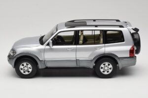 Mitsubishi Pajero V73 Blå YC Model 1:18 241218040102010209 Metal — billede 4 af 8
