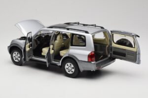 Mitsubishi Pajero V73 Blå YC Model 1:18 241218040102010209 Metal — billede 5 af 8