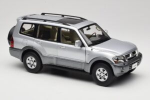 Mitsubishi Pajero V73 Blå YC Model 1:18 241218040102010209 Metal — billede 6 af 8