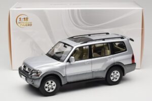 Mitsubishi Pajero V73 Blå YC Model 1:18 241218040102010209 Metal — billede 8 af 8