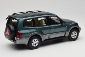 Mitsubishi Pajero V73 Grøn YC Model 1:18 241218040101010215 Metal — billede 3 af 8