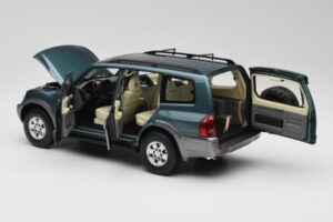 Mitsubishi Pajero V73 Grøn YC Model 1:18 241218040101010215 Metal — billede 5 af 8