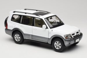Mitsubishi Pajero V73 Hvid YC Model 1:18 241218040103010206 Metal — billede 6 af 8