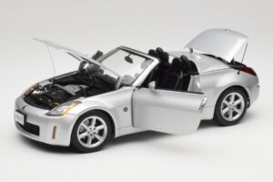 Nissan 350Z Z33 Roadster Diamond Sølv AUTOart 1:18 77371 Metal — billede 2 af 8
