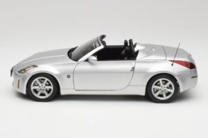Nissan 350Z Z33 Roadster Diamond Sølv AUTOart 1:18 77371 Metal — billede 4 af 8