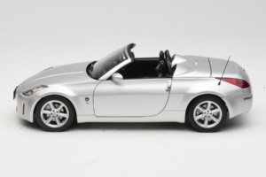 Nissan Fairlady Z Z33 Roadster Diamond Silver AUTOart 1:18 77376 Metal — billede 4 af 8