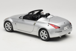 Nissan Fairlady Z Z33 Roadster Diamond Silver AUTOart 1:18 77376 Metal — billede 7 af 8