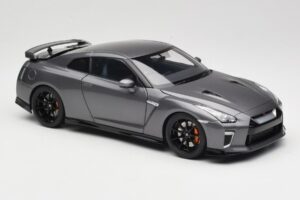 Nissan GT-R R35 Track Edition NISMO Gun Metallic MotorHelix 1:18 M83507 Metal — billede 6 af 8