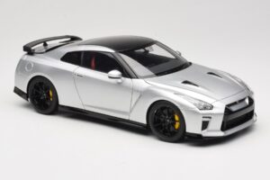 Nissan GT-R R35 Track Edition NISMO T-Spec Ultimate Metal Silver MotorHelix 1:18 M83517 Metal — billede 6 af 8