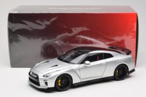 Nissan GT-R R35 Track Edition NISMO T-Spec Ultimate Metal Silver MotorHelix 1:18 M83517 Metal — billede 8 af 8
