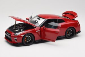 Nissan GT-R R35 Track Edition NISMO Vibrant Red MotorHelix 1:18 M83511 Metal — billede 2 af 8