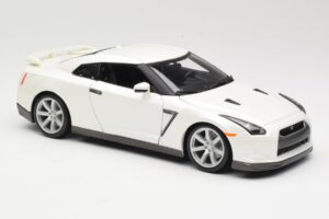 Nissan GT-R R35 Hvid Bburago 1:18 18-12079 Metal — billede 6 af 8