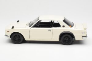 Nissan Skyline 2000 GT-R KPGC110 Hvid Kyosho 1:18 08127W Metal — billede 4 af 8