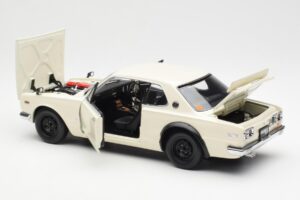 Nissan Skyline 2000 GT-R KPGC110 Hvid Kyosho 1:18 08127W Metal — billede 5 af 8