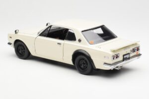 Nissan Skyline 2000 GT-R KPGC110 Hvid Kyosho 1:18 08127W Metal — billede 7 af 8