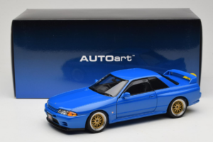 Nissan Skyline GT-R R32 V-Spec II Tuned Blå AUTOart 1:18 77415 Metal — billede 8 af 8