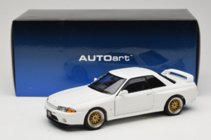 Nissan Skyline GT-R R32 V-Spec II Tuned Crystal White AUTOart 1:18 77416 Metal — billede 8 af 8