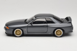 Nissan Skyline GT-R R32 V-Spec II Tuned Gun Grey Metallic AUTOart 1:18 77417 Metal — billede 4 af 8