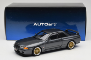 Nissan Skyline GT-R R32 V-Spec II Tuned Gun Grey Metallic AUTOart 1:18 77417 Metal — billede 8 af 8