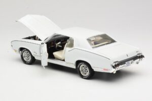 Oldsmobile Cutlass SX Hvid ERTL 1:18 33775 Metal — billede 5 af 8
