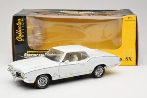 Oldsmobile Cutlass SX Hvid ERTL 1:18 33775 Metal — billede 8 af 8