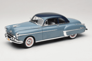 Oldsmobile 88 Blå Grease Auto World 1:18 AWSS103/06 Metal