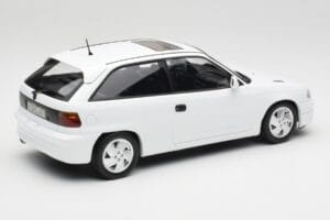 Opel Astra F GSi Blanc Casablanca Norev 1:18 183673 Metal — billede 2 af 6