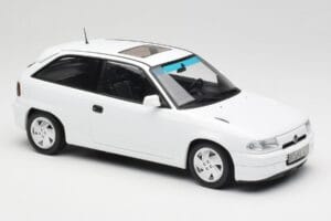 Opel Astra F GSi Blanc Casablanca Norev 1:18 183673 Metal — billede 4 af 6