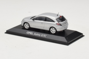 Opel Astra H GTC Sølv Minichamps 1:43 ASTRA003 Metal — billede 3 af 4