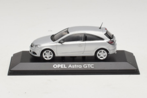 Opel Astra H GTC Sølv Minichamps 1:43 ASTRA003 Metal