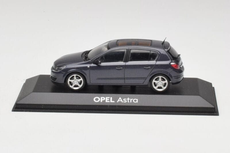 Opel Astra H Grå Minichamps 1:43 B24910027A Metal