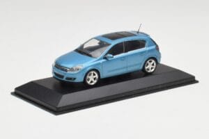 Opel Astra H Lyseblå Minichamps 1:43 400043001 Metal — billede 2 af 4