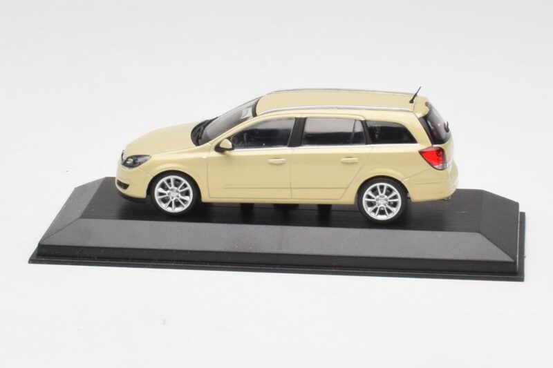 Opel Astra H Stationcar Gul Minichamps 1:43 Opel Astra H Stationcar Gul Minichamps 1:43 1799098 Metal