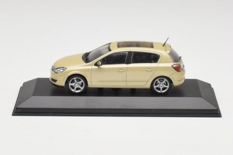 Opel Astra H Gul Metallic Minichamps 1:43 403043003 Metal
