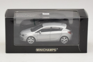 Opel Astra J Sølv Minichamps 1:43 400049000 Metal — billede 4 af 4