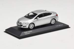 Opel Astra J Sølv Minichamps 1:43 410042000 Metal — billede 2 af 5