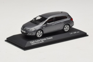 Opel Astra J Sports Tourer Minichamps 1:43 400049014 Metal — billede 2 af 4