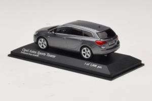 Opel Astra J Sports Tourer Minichamps 1:43 400049014 Metal — billede 3 af 4