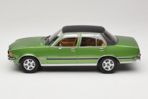 Opel Commodore B Grøn MCG 1:18 MCG18565 Metal — billede 3 af 6
