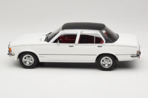 Opel Commodore B Hvid MCG 1:18 MCG18564 Metal — billede 3 af 6