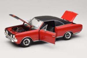 Opel Commodore GS/E Rød Revell 1:18 8826 Metal — billede 2 af 8