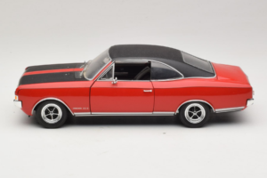 Opel Commodore GS/E Rød Revell 1:18 8826 Metal — billede 4 af 8